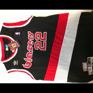 Clyde Drexler throwback blazers jersey